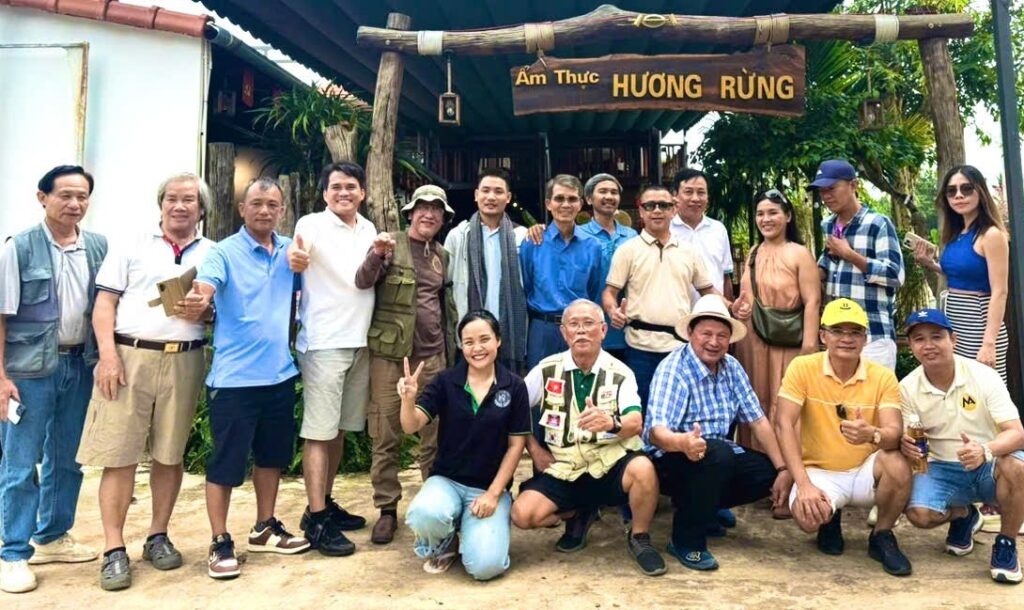 New Tour Saigon ghé Ẩm thực Hương Rừng